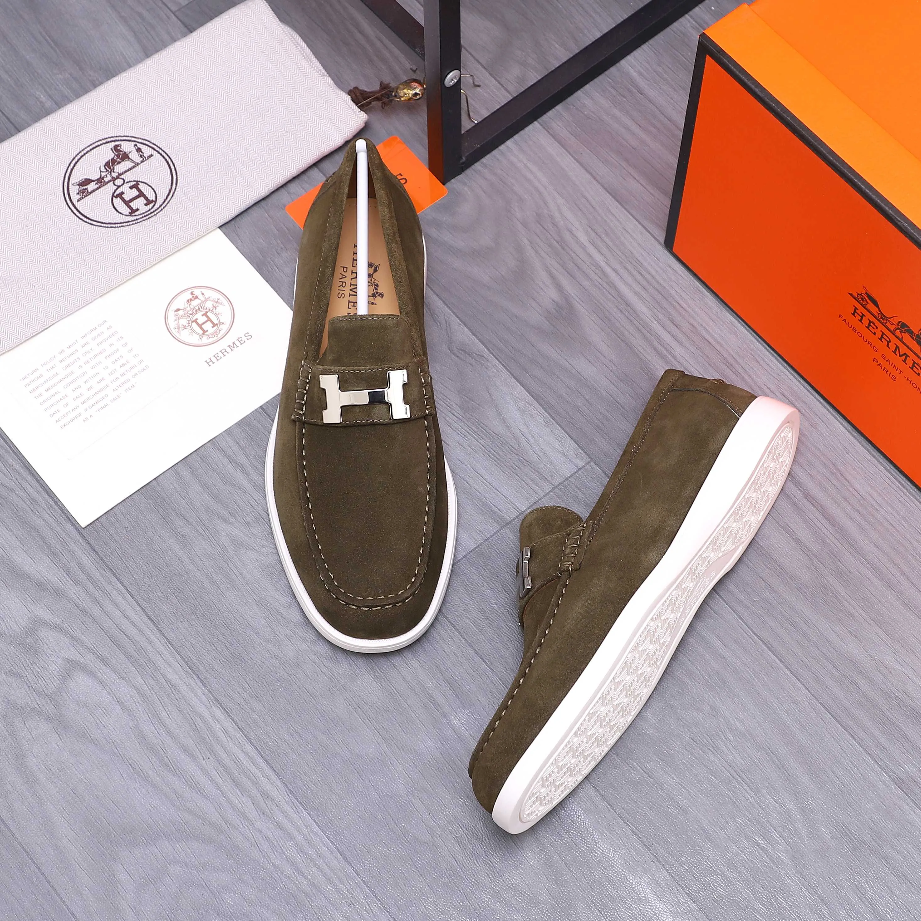 Men's shoes 💰p560 Product trademark: HERMES "Hermès" casual slip-on men's shoes. Regular size: 38-46 (45.46 is custom-made and non-refundable) Product materials: Selected frosted cowhide upper, cowhide lining, original foam rubber ultra-light sole